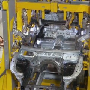 BMW Car Factory ROBOTS Fabricação Rápida #Lookedtwo